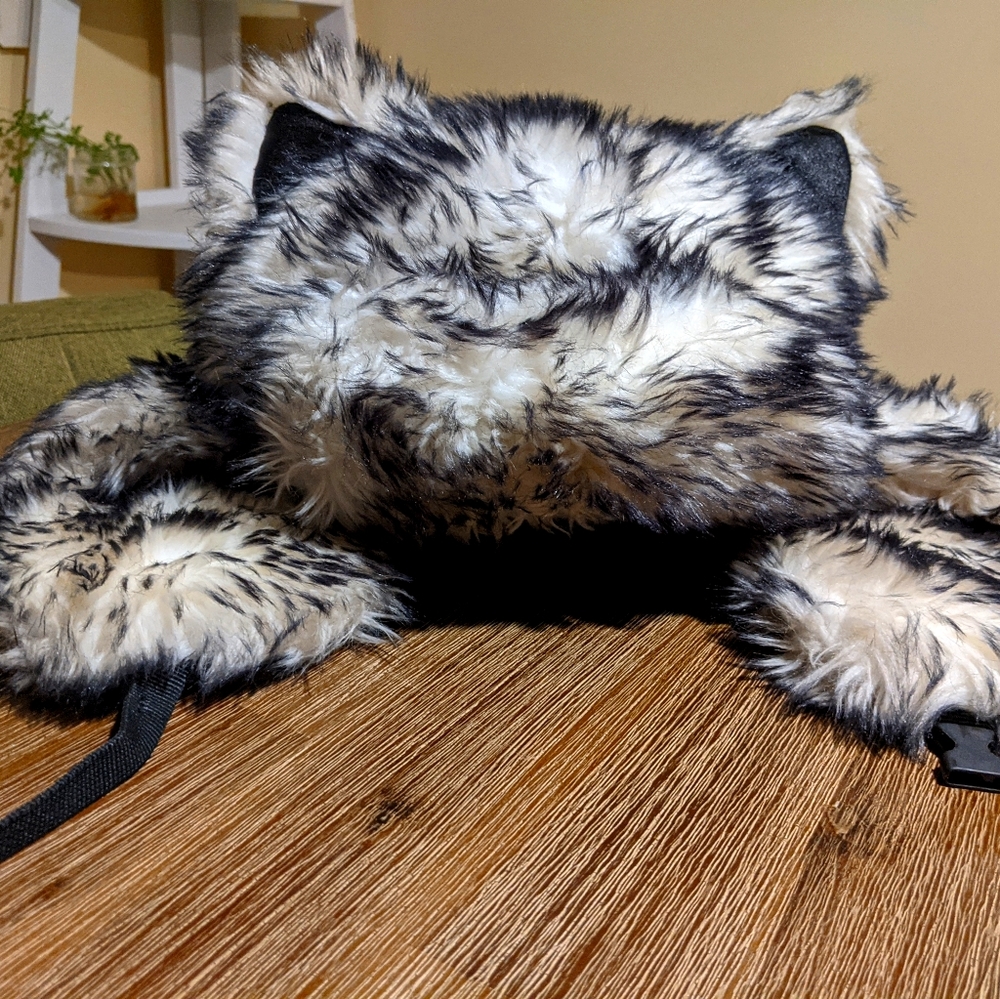 Wolf hat